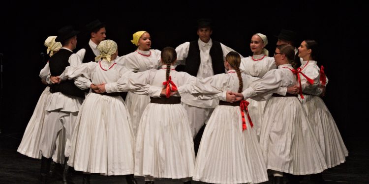 KUD Bjelovar slavi 31 godinu rada svečanim koncertom u Domu kulture