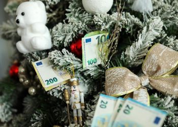 Božićnica- neki dobivaju i do 1.000 eura, a drugi ništa – kakva je situacija kod vas?