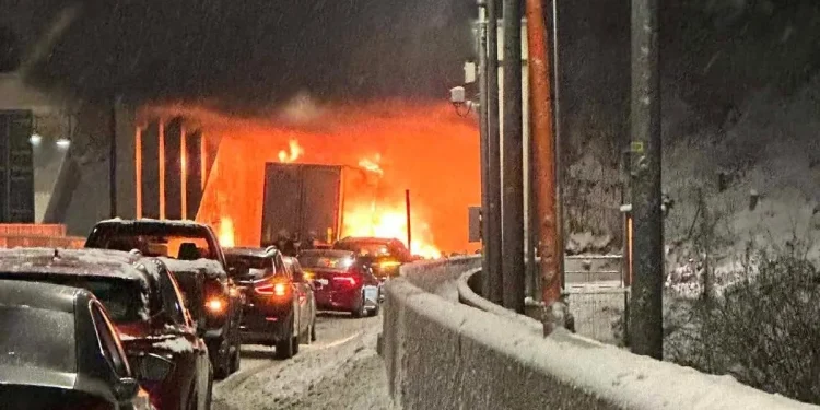 Teška nesreća u tunelu Brentenberg: Vozač iz Bjelovara u komi, liječnici se bore za njegov život