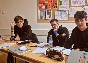 Učenici Turističko-ugostiteljske i prehrambene škole Bjelovar uspješno debitirali na debatnom natjecanju u Zagrebu