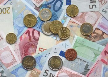 Reagiralo Ministarstvo: Građani imaju pravo na besplatni račun, banke ga ne smiju otežavati