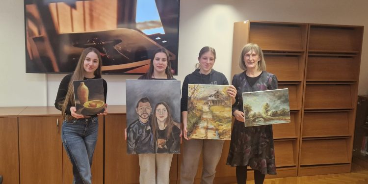 Izložbom „Carstvo sunca“ u Medicinskoj školi Bjelovar predstavljeni radovi mlade autorice Marije Juković