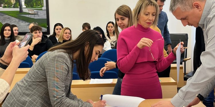 Grad Bjelovar nastavlja sa stipendijama: gotovo svi prijavljeni studenti dobit će potporu