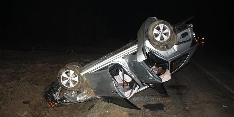 Vozila je pijana i prebrzo: Automobil završio na krovu, suputnica teško ozlijeđena