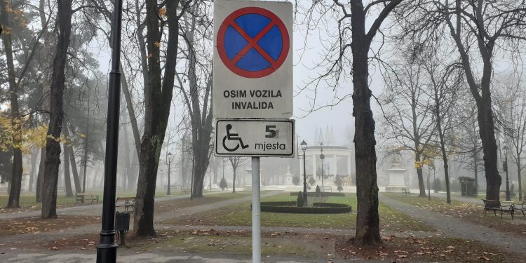U nekoliko sati nadzora gotovo 20 vozača ignoriralo parkirališna mjesta za osobe s invaliditetom