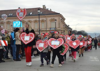 Ljubav pod maskama: Daruvar danas spojio Valentinovo i maškare