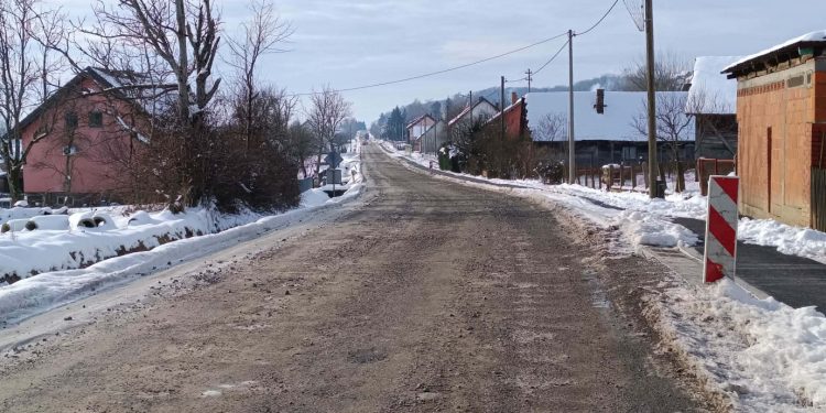 Nova intervencija na cesti u Bosiljevu, asfalt moguć već idućeg tjedna