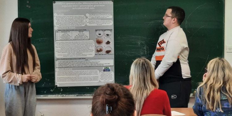 Mikroplastika pod povećalom: Učenici iz Daruvara oduševili stručni žiri
