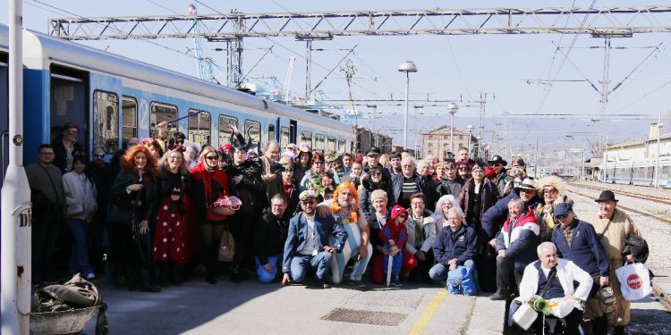 Najveseliji karnevalski vlak ponovno vozi iz Bjelovara u Rijeku