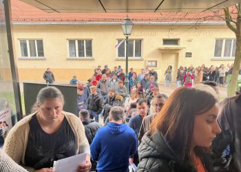 Stotine zainteresiranih u bjelovarskom hotelu: otvoreni „Dani poslova“ HZZ-a