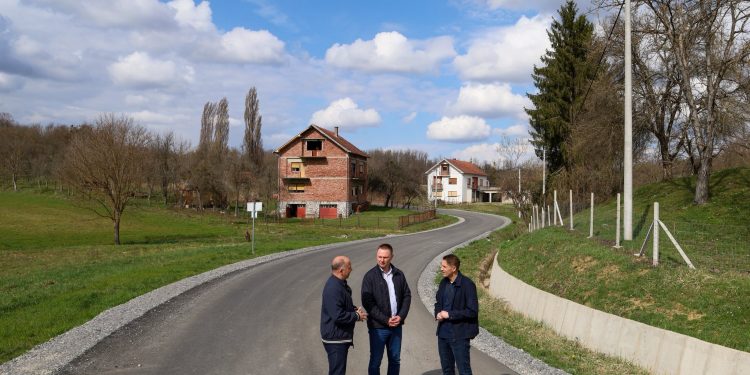 Nakon više od pola stoljeća obnovljena cesta Pakrani – Bijela