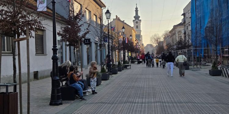 Pune terase i redovi za sladoled: Bjelovar uživao u sunčanoj nedjelji
