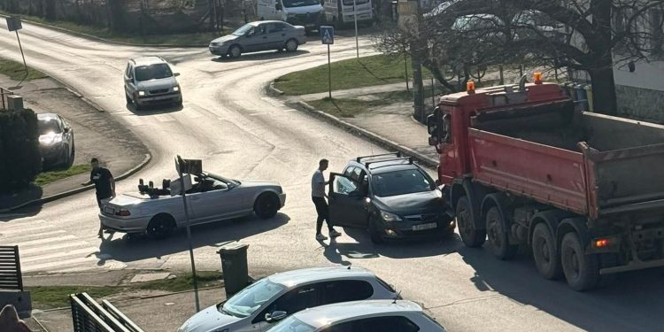 Prometna na križanju Osječke i Vinkovačke paralizirala dio Bjelovara