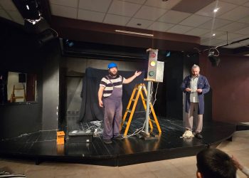 Bjelovar oduševljen dječjom predstavom „Majstori“ – smijeh, kaos i aktivna publika ispunili kazalište