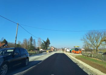 Počelo asfaltiranje kroz Bosiljevo, završetak radova sve bliže