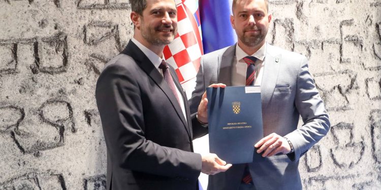 Nakon pola stoljeća i igralište došlo na red