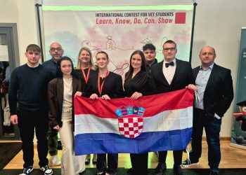 Bjelovarski učenici briljirali u Rigi, Eva Hrga osvojila novu međunarodnu medalju