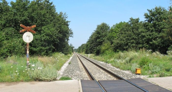 Vlak iskočio iz tračnica kod Bjelovara nakon naleta na srušeno stablo, nekoliko ozlijeđenih