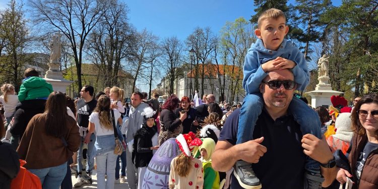 FOTO Nikad više djece u parku: uskrsna potraga okupila tisuće Bjelovarčana