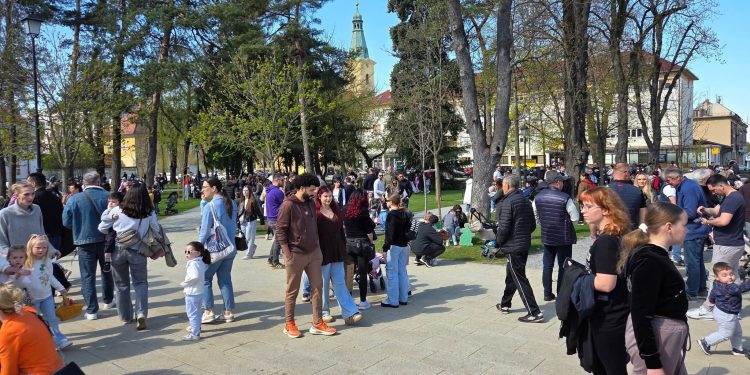 FOTO Nikad više djece u parku: uskrsna potraga okupila tisuće Bjelovarčana