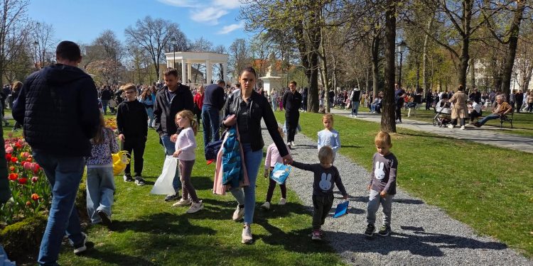 FOTO Nikad više djece u parku: uskrsna potraga okupila tisuće Bjelovarčana