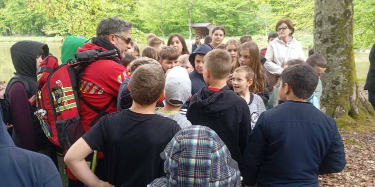 Grubišnopoljci na izletištu Bara obilježili Dan planeta Zemlje