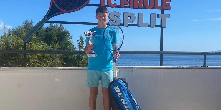 STIŽE LI NOVA TENISKA PRIČA IZ DARUVARA? Mladi Jakov Ogrizek sve češće izlazi iz lokalnih okvira