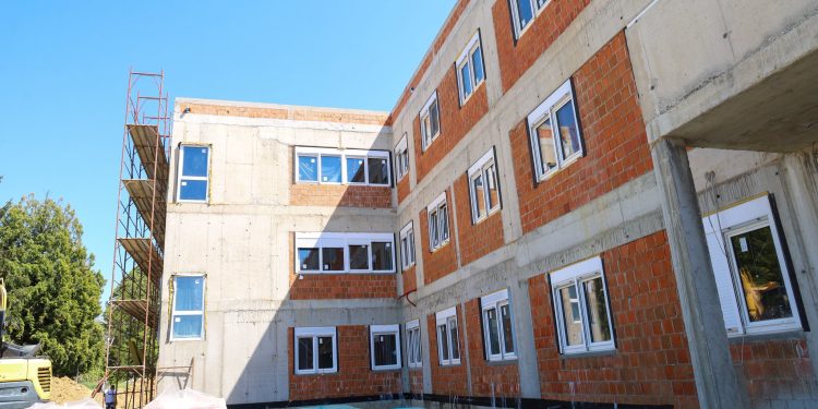 Gradnja učeničkog doma u Daruvru u punom jeku