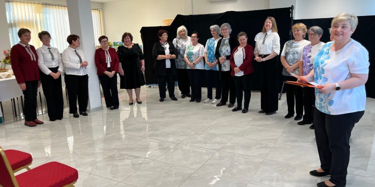 FOTO Tako se voli svoja zajednica, pokloniš joj deset godina društvenog rada!