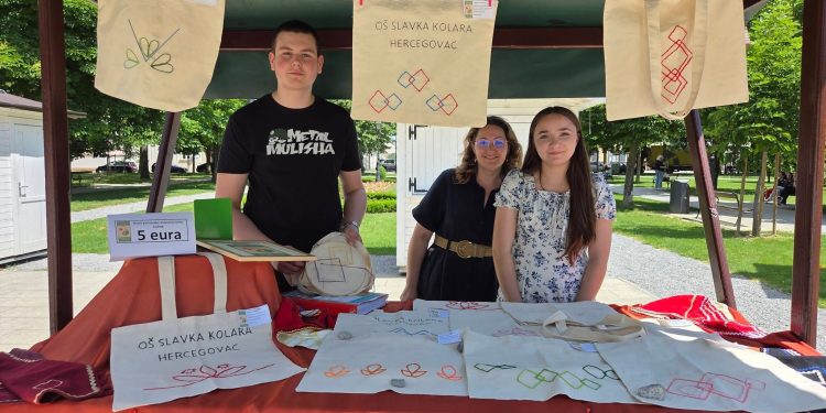 Učeničke zadruge pokazale kreativnost na županijskoj smotri u Bjelovaru: OŠ Berek i „SRCE“ oduševili suvenirima