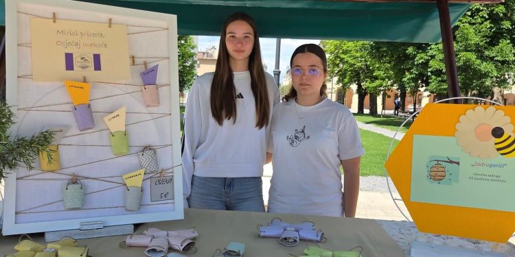 Učeničke zadruge pokazale kreativnost na županijskoj smotri u Bjelovaru: OŠ Berek i „SRCE“ oduševili suvenirima