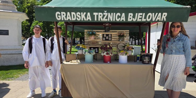 Učeničke zadruge pokazale kreativnost na županijskoj smotri u Bjelovaru: OŠ Berek i „SRCE“ oduševili suvenirima