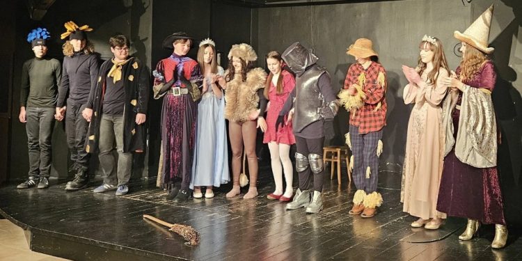 NEDJELJNA PREMIJERA Bjelovarsko kazalište donosi “Čarobnjaka iz Oza”