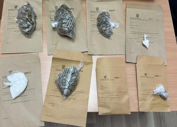 PAO MLADI DILER U BJELOVARU: Policija u kući pronašla drogu, vagu i mobitele za distribuciju