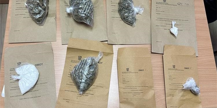 PAO MLADI DILER U BJELOVARU: Policija u kući pronašla drogu, vagu i mobitele za distribuciju