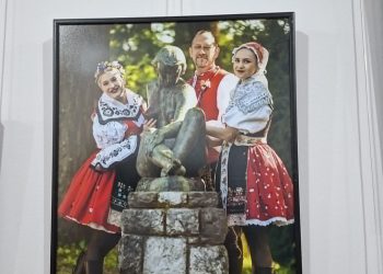 Fotokrok okupio fotografe i ljubitelje tradicije: Članovi „Srdečka“ bili modeli u jedinstvenom foto maratonu u Daruvaru