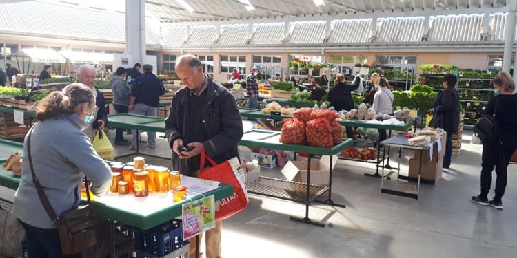 Pijani 55-godišnjak urinirao nasred gradske tržnice u Garešnici
