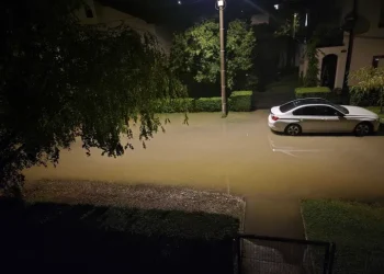 Snažno nevrijeme izazvalo poplave u Podravskoj i Jezerskoj ulici, građani ponovno upozoravaju na probleme s odvodnjom