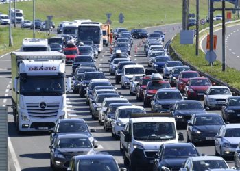 Gužve na hrvatskim cestama: Zastoji na A1 zbog nesreća, kolone i na A6 te Krčkom mostu