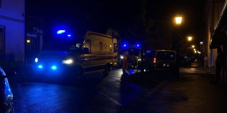 Noćna nesreća u Bjelovaru: Nepoštivanje znaka STOP dovelo do sudara, dvije osobe ozlijeđene