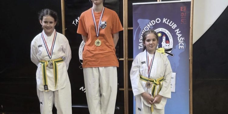 Dominacija Foksića u Našicama: Medalje, pehar i titule najboljih