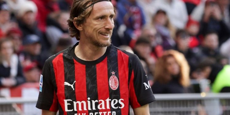 Modrić sve bliže ostanku u Milanu: „Ako se zoveš Luka Modrić, logika pada u vodu“
