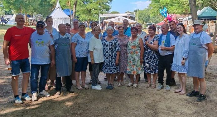 Udruge iz Rovišća gostovale u Mađarskoj: Prijateljstvo sa Somogyvárom nastavlja se kroz tradiciju i suradnju