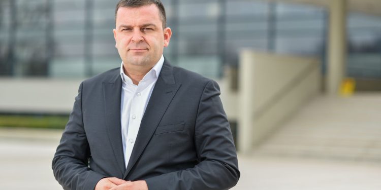 Hrebak žestoko uzvratio Marušiću: “Objavite životopis direktora, prestanite s cirkusom i primite se posla!”