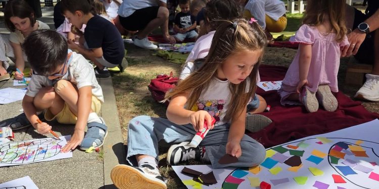 Priča o šarenom sloniću Elmeru ponovno oduševila mališane u Boho parku