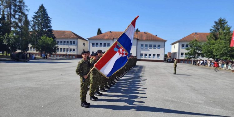 Iz Bjelovara u NATO misiju: U Litvu ispraćeno 88 hrvatskih vojnika i vojnikinja