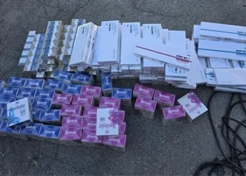 U bačvi i psećoj kućici skrivao gotovo 60 kilograma duhana i 57 tisuća cigareta bez markica