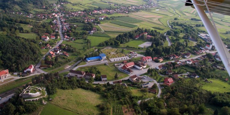 Općina Sirač traži mlade koji žele mijenjati svoju zajednicu: Objavljen javni poziv za Savjet mladih