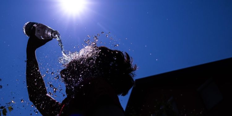 Vraća se toplinski val: temperature ponovno do 37 °C, na snazi crvena upozorenja