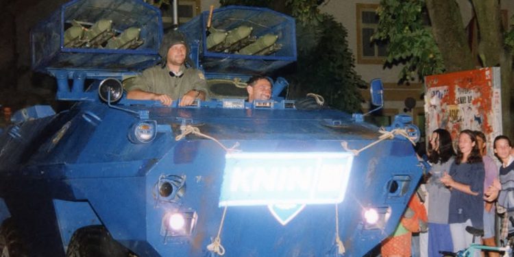 EVO KAKO JE TO IZGLEDALO NA DANAŠNJI DAN PRIJE 31 GODINU: Bjelovar dočekao svoje „Omege“ nakon Oluje